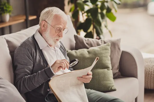 Die Kampagne „halloALTER“ bündelt Infos zu Vorsorge, Pflege, Demenz und mehr.
 | Foto: deagreez/stock.adobe.com