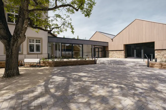 Beim Tag der Architektur können Interessierte Orte erkunden, die sonst nicht öffentlich zugänglich sind. Mit dabei: das Dorfgemeinschaftshaus im Landauer Stadtdorf Mörzheim | Foto: Jochen Sinnwell J. Sinnwell