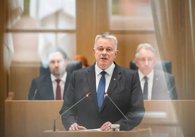 Bildung ist ein Schwerpunkt in Schnieders erster Regierungserklärung.  | Foto: Hannes Albert/dpa