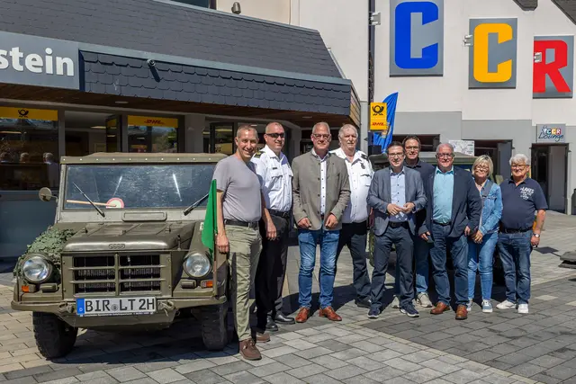 Premiere in Ramstein: Der Veteranentag brachte Infostände, Fahrzeuge und Feldküche ins Stadtzentrum. | Foto: Verbandsgemeinde Ramstein-Miesenbach