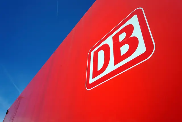 Die Deutsche Bahn und mehrere Bundesländer wollen die Versorgung der Stahlindustrie über die Schiene stabilisieren. Eine Ad hoc Runde soll konkrete Lösungen für kritische Rohstofftransporte erarbeiten. | Foto: Deutsche Bahn AG / Volker Emersleben