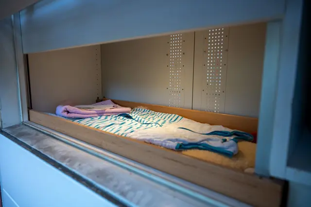 Solche sogenannten Babyfenster sind für Mütter in Not gedacht. (Symbolfoto)  | Foto: Harald Tittel/dpa