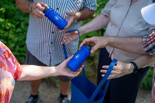 Wer bei Hitze unterwegs ist, braucht Schatten, Kopfbedeckung und genug zu trinken | Foto: KV SÜW