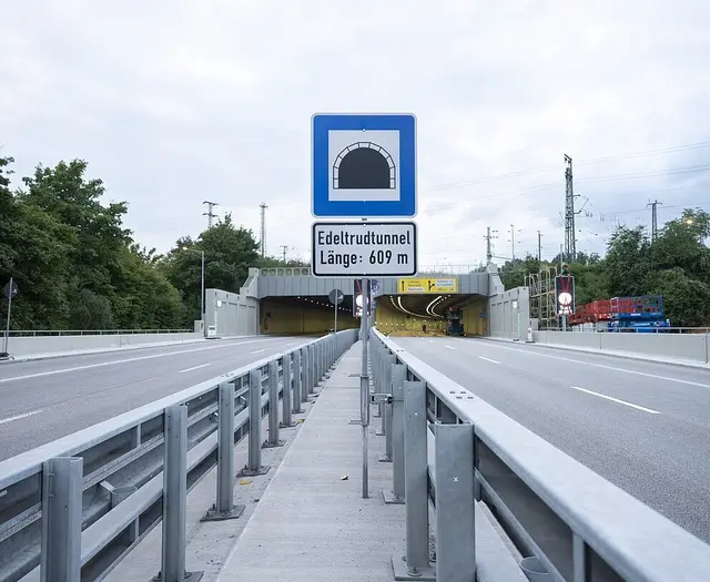Wer abends über die Südtangente will, muss wegen der nächtlichen Tunnelsperrung mehr Zeit einplanen. | Foto:  | Stadt Karlsruhe, Tanja Meißner