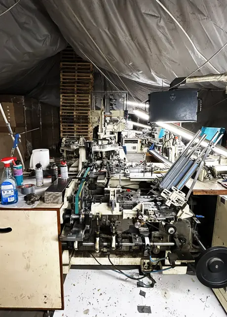 Bei einem bundesweiten Einsatz hebt der Zoll eine illegale Zigarettenfabrik aus. Ermittler stellen fast 20 Millionen Zigaretten, über 16 Tonnen Tabak und zahlreiche Beweismittel sicher. | Foto: Zollfahndungsamt Hannover