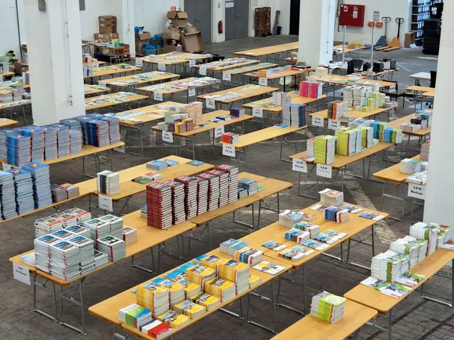 Wer die ausgeliehenen Schulbücher zurückgibt, braucht den Rücknahmeschein und sollte die Zeiten in der Messehalle 5D beachten. | Foto: Stadt Pirmasens