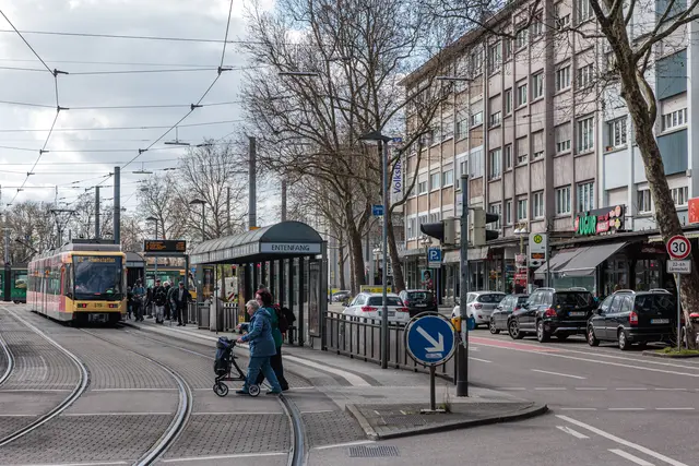 Rund um den Entenfang müssen sich Pendelnde und Ausflüglerinnen und Ausflügler auf neue Wege und Sperrungen einstellen. | Foto: Paul Needham
