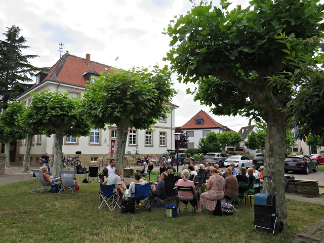 1. Ruppertsberger Klappstuhl-Abend unter den Platanen | Foto: Brigitte Melder