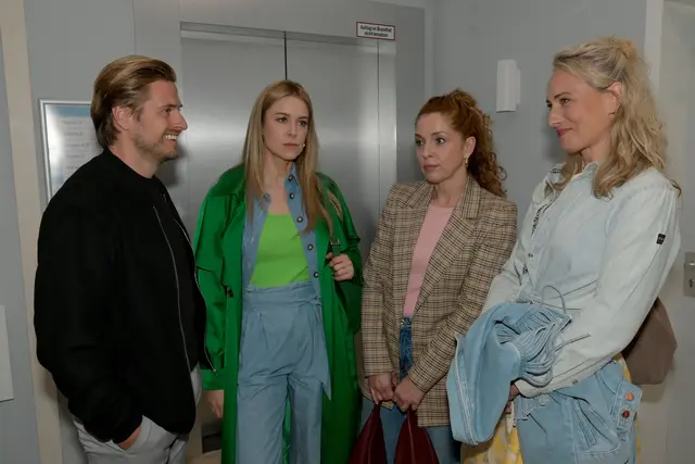 Jessica (Nina Ensmann, 2.v.l.) gerät nach Ninas Geständnis immer stärker unter Druck. Auch Philip (Jörn Schlönvoigt, l.), Nina (Maria Wedig, 2.v.r.) und Maren (Eva Mona Rodekirchen) müssen mit den Folgen der Enthüllungen umgehen. | Foto: RTL / Rolf Baumgartner