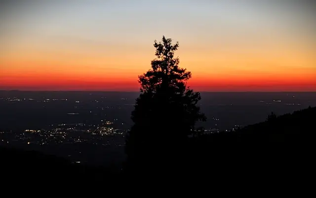 Wandern in den Sonnenuntergang (Symbolfoto) | Foto: Heike Schwitalla