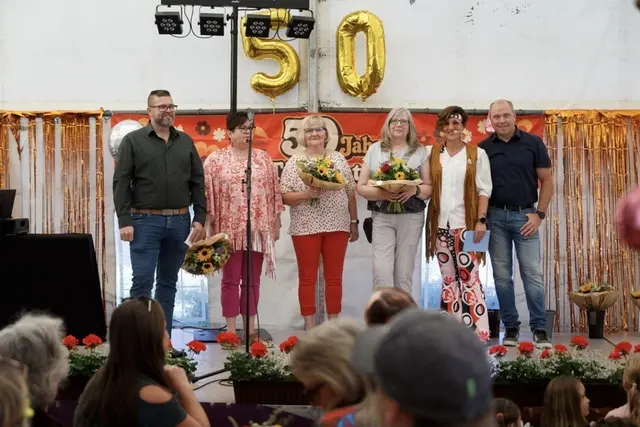 50 Jahre Kita Schatzinsel - mit den ehemaligen Leitungen der letzten Jahrzehnte | Foto: Kita Schatzinsel