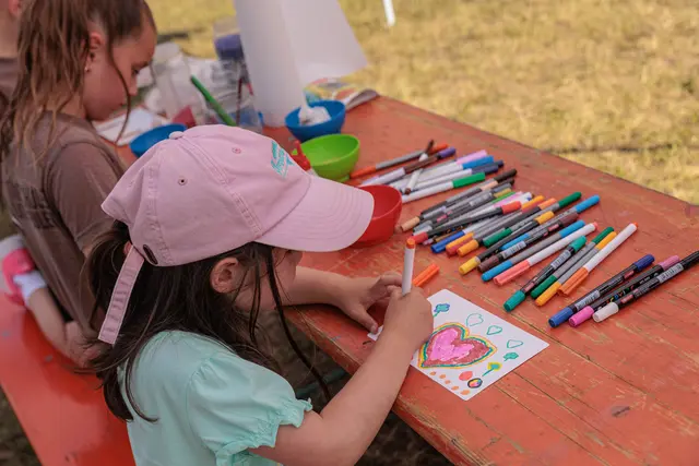 Spiel, Bewegung und jede Menge gute Laune: Das Internationale Kinderfest 2026 lockte zahlreiche Familien in den Stadtpark Fronte Lamotte nach Germersheim. | Foto: Paul Needham