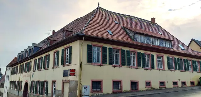 Das Geburtshaus von Georg Balthasar Neumayer in Kirchheimbolanden. Im Jahr 1900 erhielt er den Namenszusatz „von“.