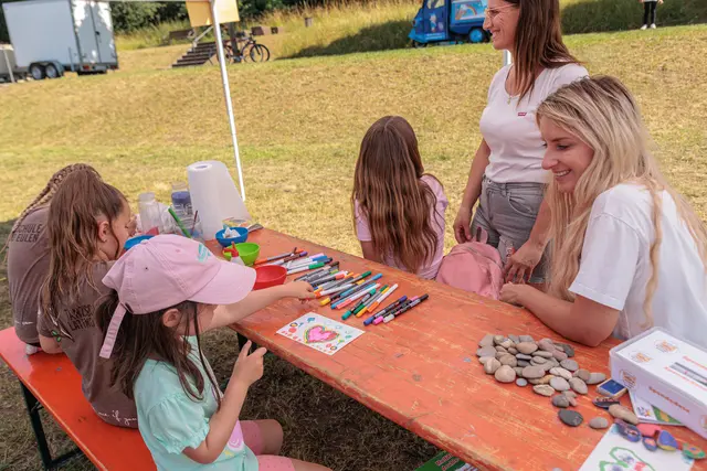 Spiel, Bewegung und jede Menge gute Laune: Das Internationale Kinderfest 2026 lockte zahlreiche Familien in den Stadtpark Fronte Lamotte nach Germersheim. | Foto: Paul Needham