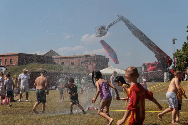 Spiel, Bewegung und jede Menge gute Laune: Das Internationale Kinderfest 2026 lockte zahlreiche Familien in den Stadtpark Fronte Lamotte nach Germersheim. | Foto: Paul Needham