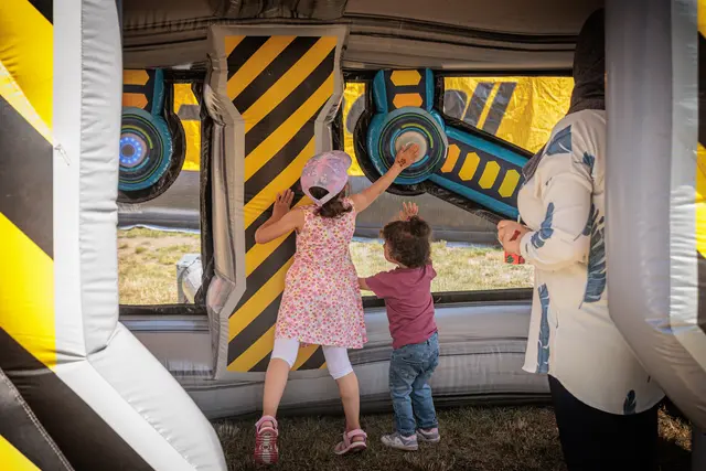 Spiel, Bewegung und jede Menge gute Laune: Das Internationale Kinderfest 2026 lockte zahlreiche Familien in den Stadtpark Fronte Lamotte nach Germersheim. | Foto: Paul Needham