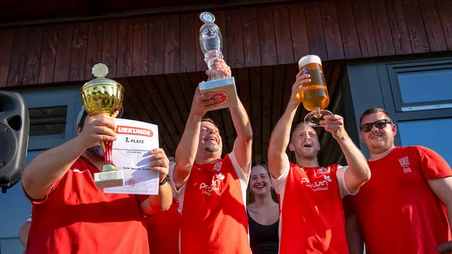 Die Betze-Bummler Humes holten sich den Titel im Finale des Fanclub-Turniers des FCK | Foto: 1. FC Kaiserslautern