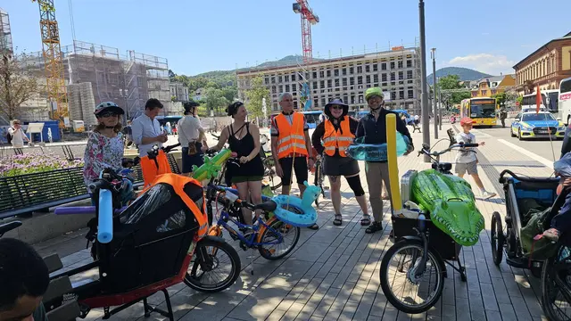 Die Teilnehmenden der Kidical Mass radelten vom Neustadter Hauptbahnhof bis zum Mußbacher Freibad und machten dabei auf Probleme im Radverkehr aufmerksam. | Foto: Michael Boltz