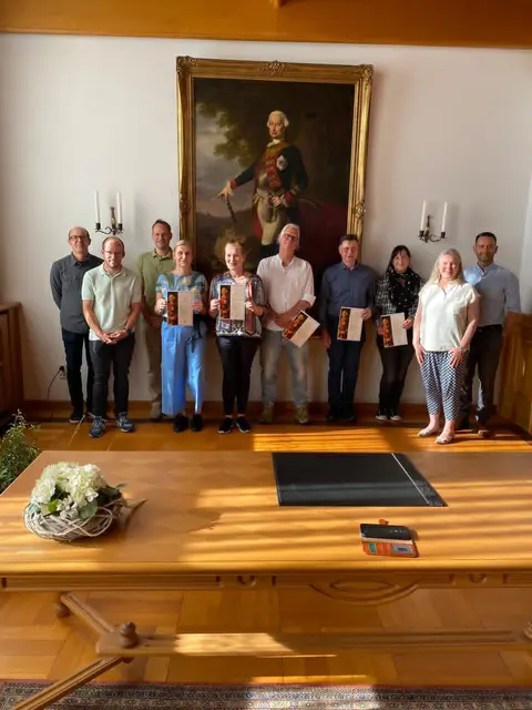 Bei einer Stadtführung in Pirmasens bekommen Gäste und Einheimische Hintergründe zur Stadtgeschichte direkt vor Ort erklärt. | Foto: Stadt Pirmasens