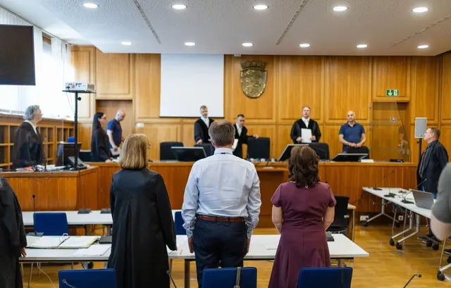 Vor Gericht räumte der Angeklagte Fehler ein und bedauerte die Entscheidung.   | Foto: Christoph Schmidt/dpa