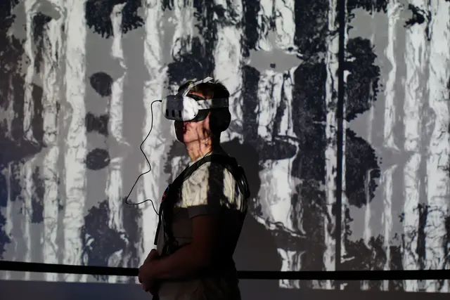Im Rahmen der Langen Nacht der Kultur konnten die Besucher*innen des "42kaiserslautern" bei dem Projekt Unbound in eine virtuelle Realität eintauchen | Foto: 42kaiserslautern/gratis