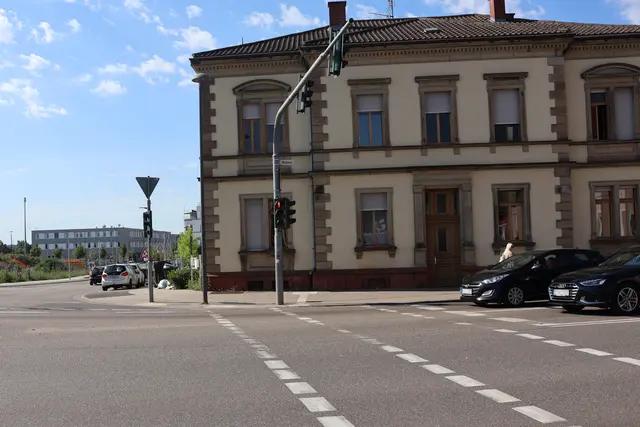 Eine Ampelstörung an der Kreuzung Rheinstraße/Maximilianstraße in Landau sorgt aktuell für Verkehrsbeeinträchtigungen | Foto: Stadt Landau