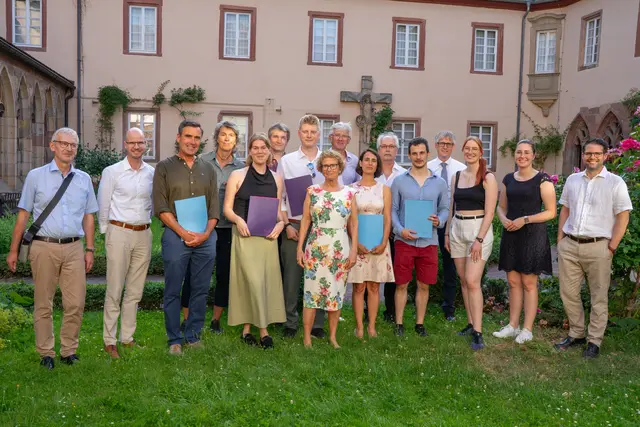 Bei der Verleihung der diesjährigen Universitätspreise des Freundeskreises der RPTU in Landau stehen Forschung und lokale Themen wie Sicherheit im Nahverkehr im Fokus | Foto: Stadt Landau