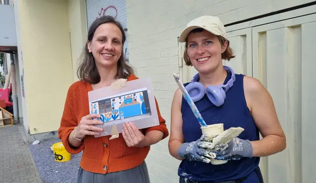 Kita Hafenstraße: Franziska Geschwind und Künstlerin Lada Chizhova | Foto: deVos