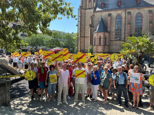 Bei einer Kundgebung in Viernheim setzten mehrere Hundert Menschen ein Zeichen für besser finanzierte Kommunen. | Foto: Stadt Viernheim