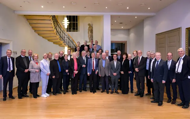 Gruppenfoto bei der Jahrestagung der Europäischen Stiftung 2025 | Foto: Europäische Stiftung Kaiserdom zu Speyer/Klaus Landry