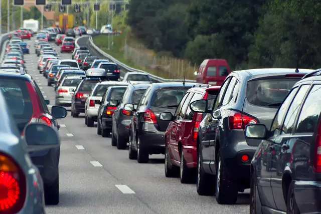 Ferienstart in Hessen mit erhöhter Staugefahr auf Autobahnen und Tipps zu Abfahrtszeiten, Routenplanung, Hitze und Rettungsgasse. | Foto: ADAC Hessen-Thüringen e.V.
