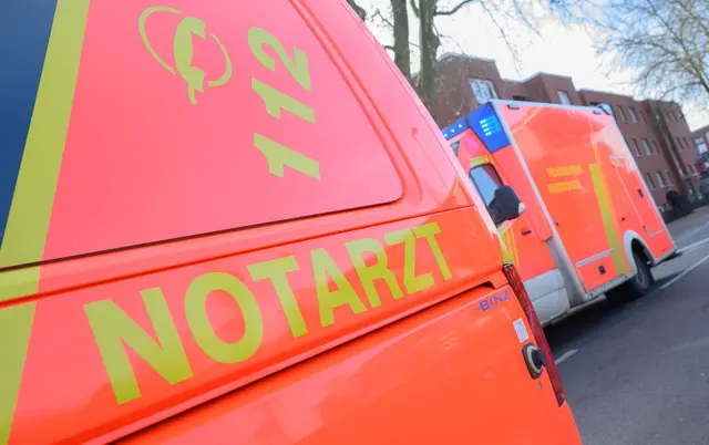 Gutachter soll tödlichen Busunfall in Kißlegg aufklären. (Symbolbild) | Foto: Julian Stratenschulte/dpa