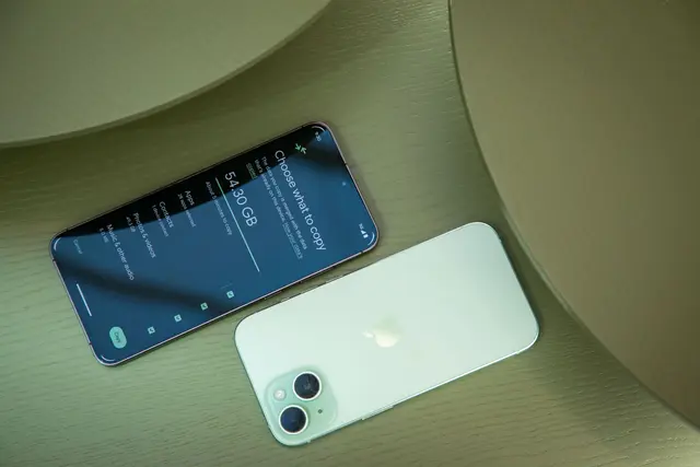 Die Android-Switch-App macht den Umzug vom iPhone zu einem Android-Gerät leichter. | Foto: dpa
