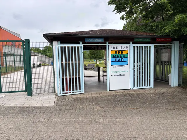 Das Freibad in Bad Bergzabern ist mit seinen Sport-, Familien- und Freizeitangeboten ein beliebter Ort für einen Besuch .  | Foto: Thorsten Kornmann