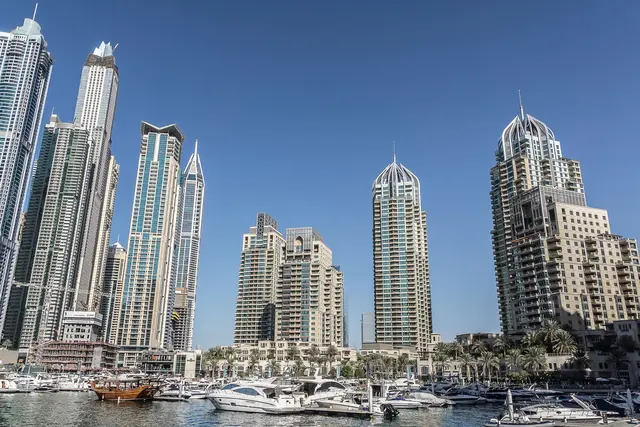 Das Auswärtige Amt hat die Reisehinweise für Dubai, Abu Dhabi und auch für die Golfstaaten Oman, Bahrain und Katar geändert.  | Foto: dpa