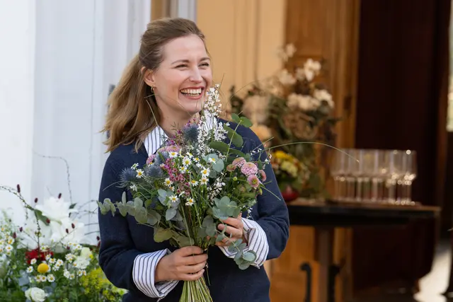 Die Landarztpraxis - Team Sonnenhof: Lilli will den Sonnenhof neu starten, doch in der Familie und rund um die Praxis ziehen Konflikte auf. | Foto: SAT.1