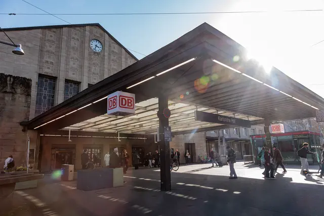 Die Deutsche Bahn reagiert auf die extreme Hitze (Karlsruhe Hauptbahnhof) | Foto: Paul Needham