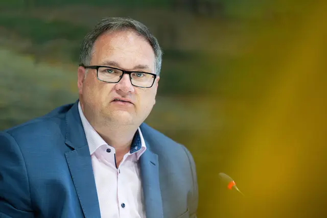 Wesentliche Probleme blieben auch nach der Einigung von Bund und Ländern ungelöst, meit Fecker | Foto: Sina Schuldt/dpa