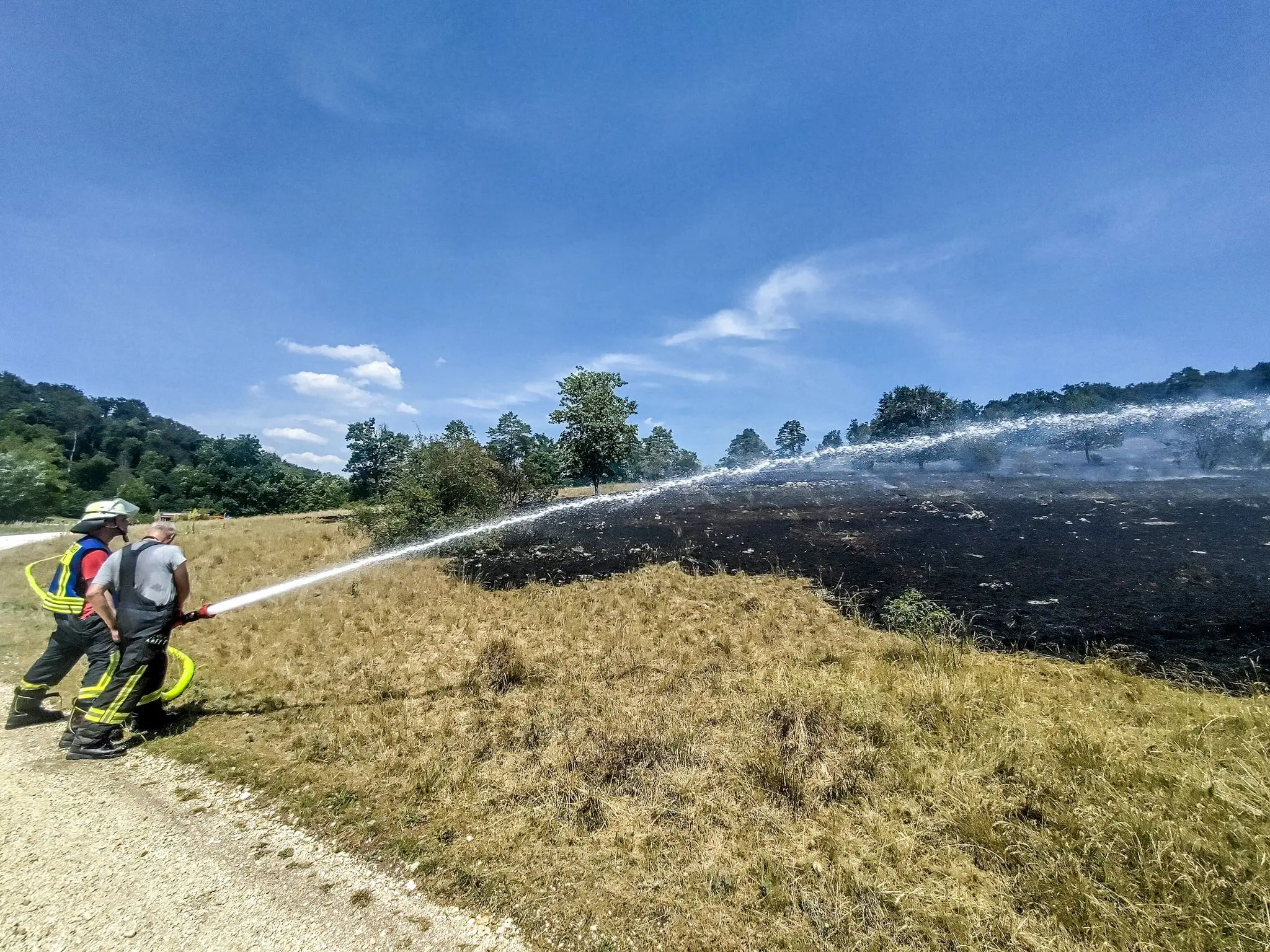 Fl-chenbrand-bei-Herbrechtingen-Feuerwehr-im-Gro-einsatz