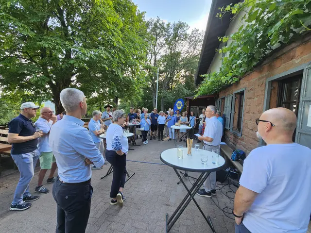 Übergabefeier der Lions auf der Hohen Loog mit musikalischer Begleitung von Joachim Kaul (rechts) | Foto: Michael Landgraf
