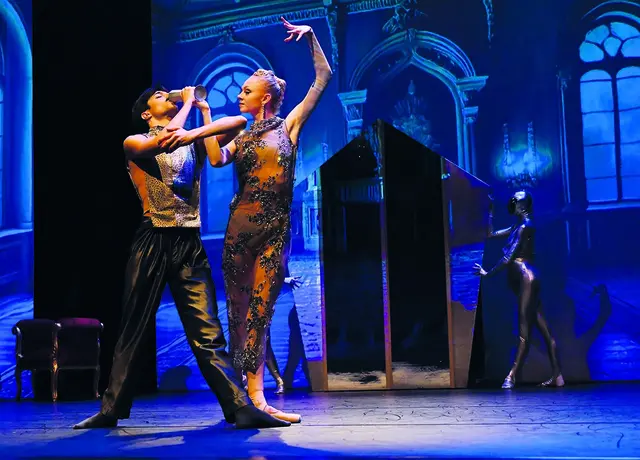 Kultur in der Stadt erleben und unterstützen: Landau gründet einen neuen Freundeskreis für die städtische Kulturarbeit. Mitglieder des Freundeskreises erhalten exklusive Einblicke in die Arbeit der Delattre Dance Company - inklusive Balletttraining und Künstlergespräch.  | Foto: Klaus Wegele