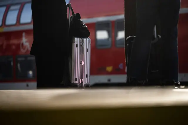 Der Vorfall ereignete sich in einer Regionalbahn zwischen Friedrichshafen und Stuttgart. (Symbolbild) | Foto: Marijan Murat/dpa
