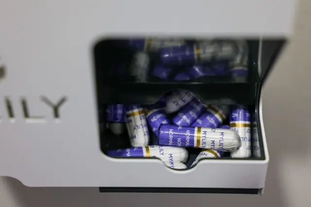 Viele große Kommunen im Südwesten bieten in öffentlichen Gebäuden kostenlos Binden und Tampons an. (Illustration) | Foto: Jan Woitas/dpa