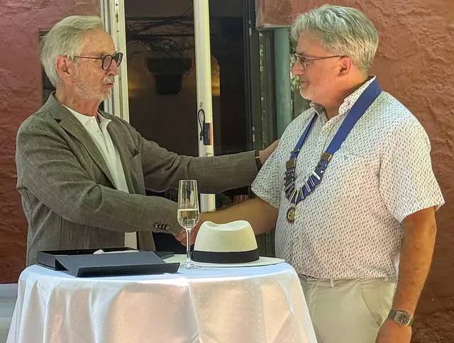 Karl-Heinz Seebald wünscht seinem Nachfolger Stephan Brohl alles Gute | Foto: RC Rockenhausen / Frei