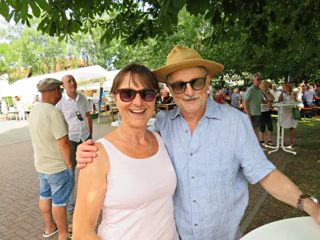 Brigitte Domke aus Speyer und Peter Nowitz aus Lindenberg kamen mit dem Fahrrad | Foto: Brigitte Melder