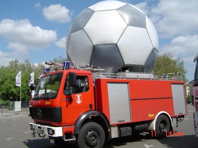 Für die Fußball-WM 2006 errichtete die Feuerwehr Kaiserslautern zusätzliche Wachen und bereitete sich auf außergewöhnliche Einsatzlagen vor | Foto: Feuerwehr KL/gratis