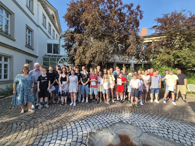 Das GRuppenfoto: Die erfolgreichsten Sportler von Bad Dürkheim in 2025. | Foto: Stadt Bad Dürkheim