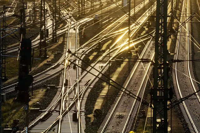 Die Deutsche Bahn erweitert das Container-Depot in Ulm-Dornstadt um 38.000 Quadratmeter. Der Ausbau soll den Kombinierten Verkehr stärken und Lieferketten in der Region robuster machen. | Foto: Deutsche Bahn AG / Volker Emersleben