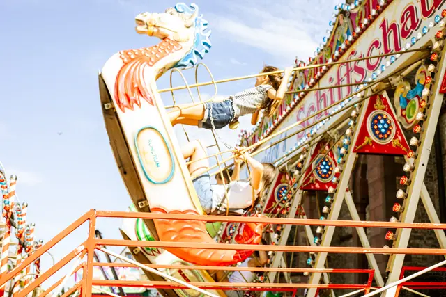 Besonders beliebt beim Kinder-Sommerfest: die Schiffschaukel der Schaustellerfamilie Schneider.
 | Foto: Stadt Viernheim