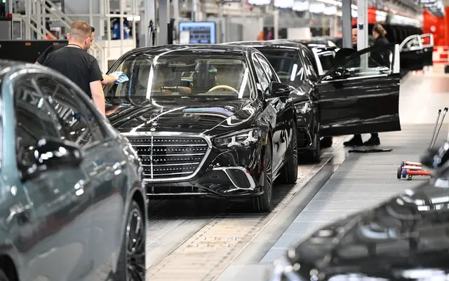 IG Metall ruft zu Protest bei Sparkurs bei Mercedes-Benz auf. (Archivbild) | Foto: Bernd Weißbrod/dpa